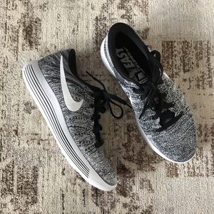 nike flyknit lunar eclipse